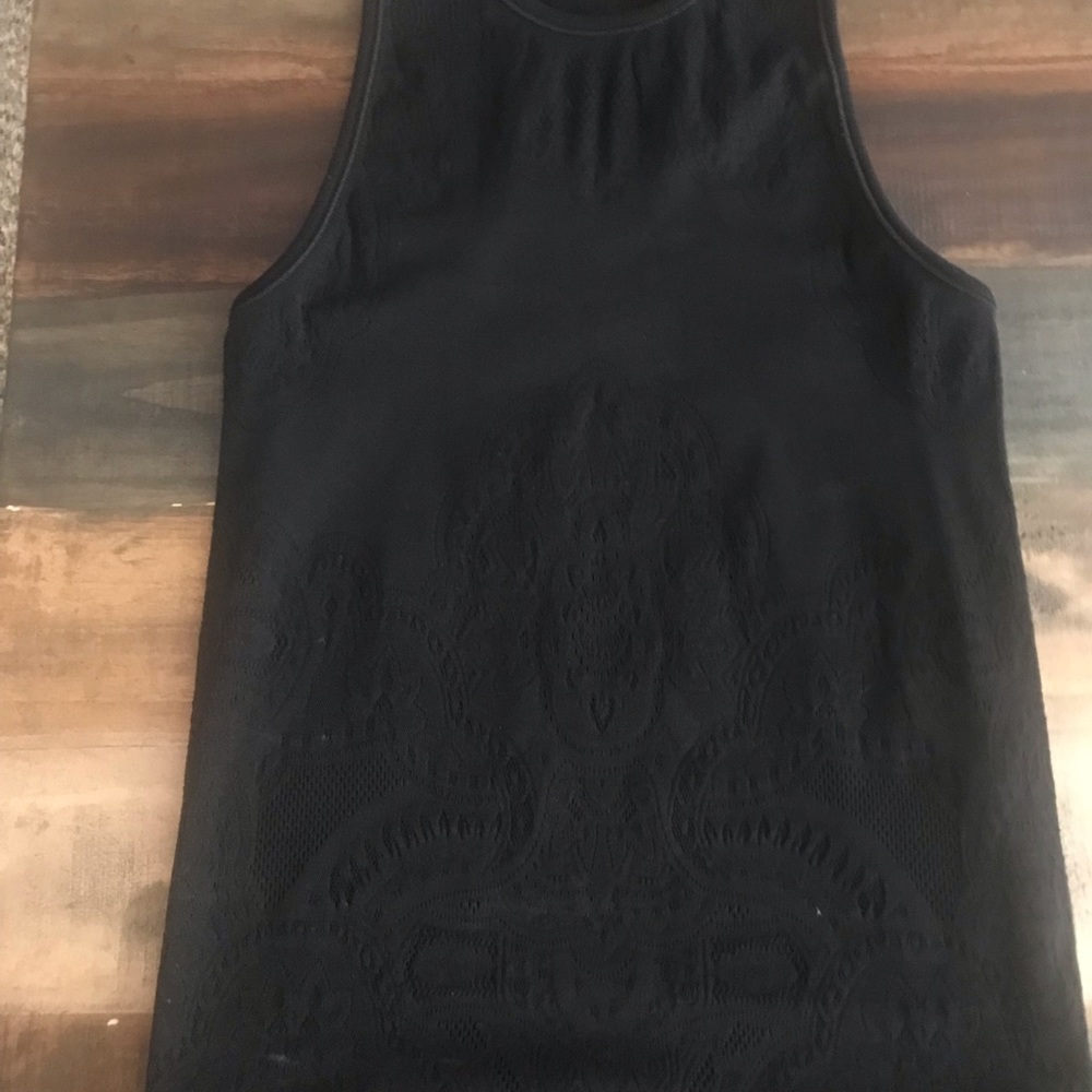 NWOT Lululemon Reveal Tank Zen Expression.